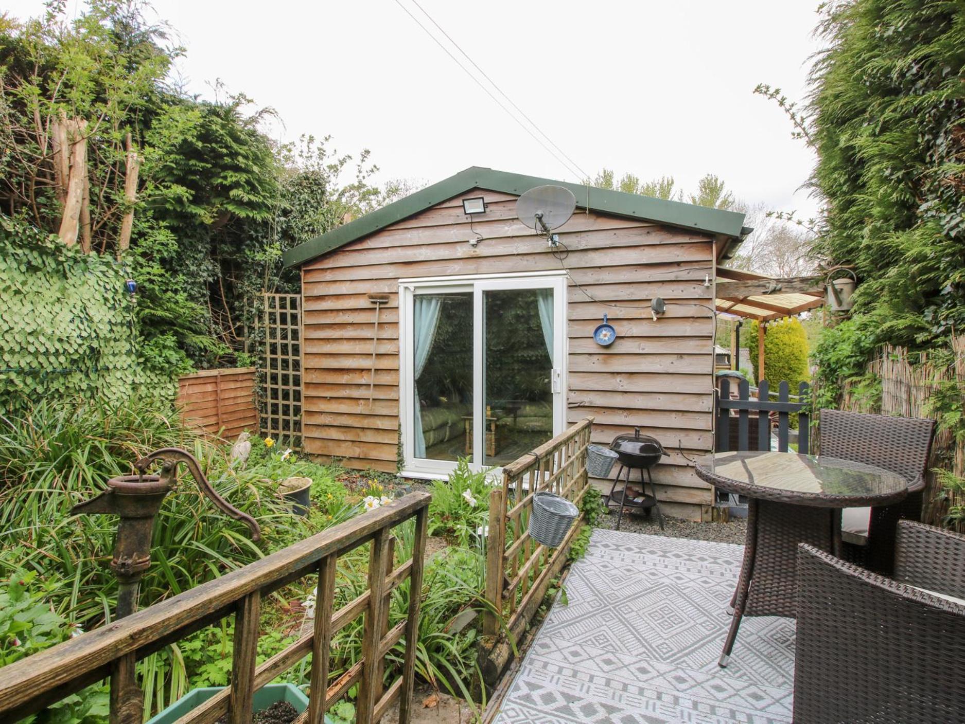 The Log Cabin Adforton Luaran gambar